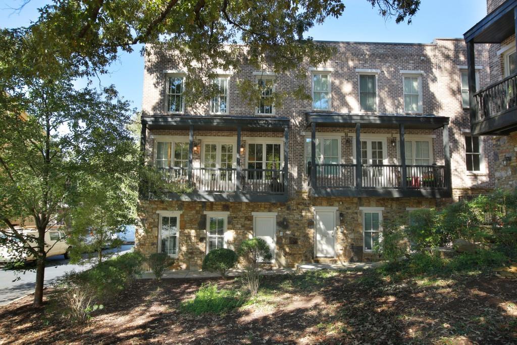370 Green Oak Dr., Roswell, GA 30075