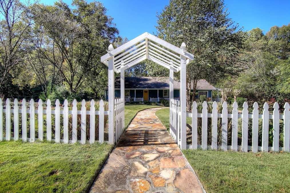 250 Dania Dr., Alpharetta, GA 30009