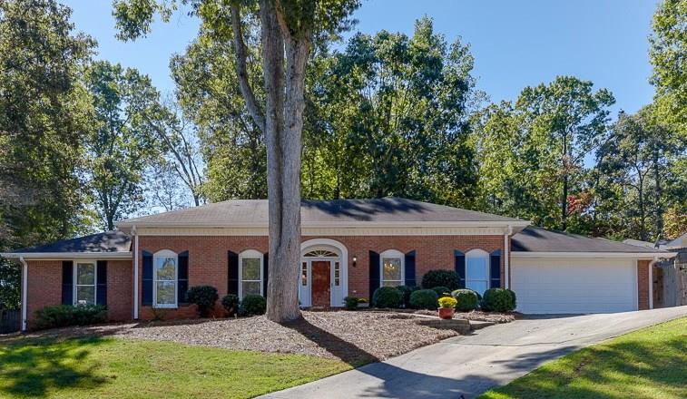 470 Knoll Woods Ter., Roswell, GA 30075