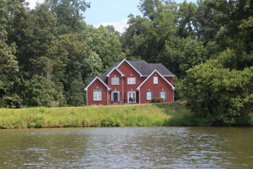 614 Lakeshore Dr., Jefferson, GA 30549