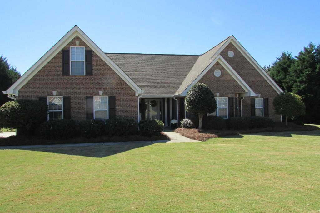 1227 Blue Springs Dr., Loganville, GA 30052