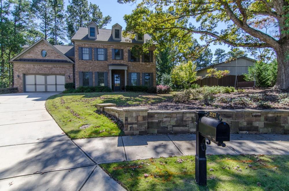 2527 Wallace Ln., Dunwoody, GA 30360