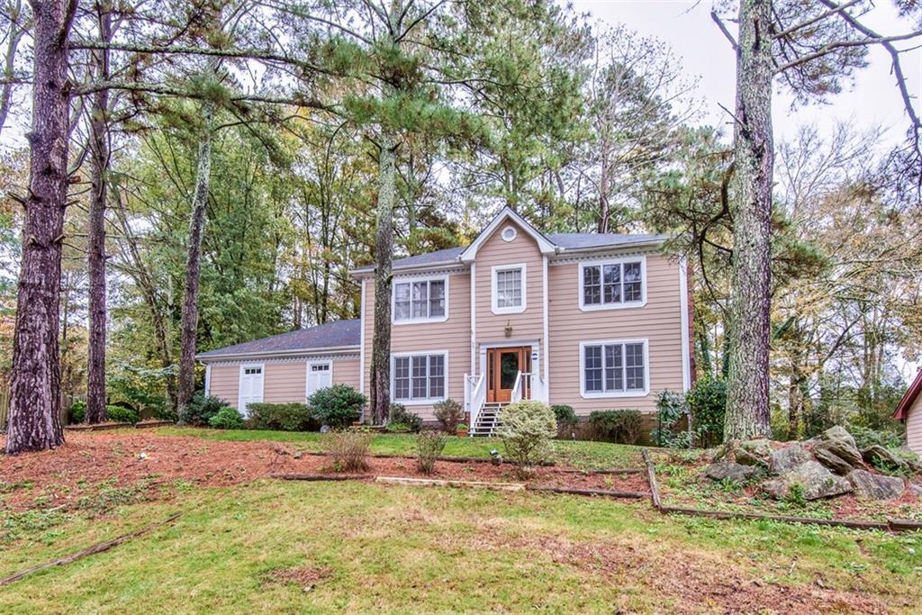 2848 Creekwood Dr., Snellville, GA 30078