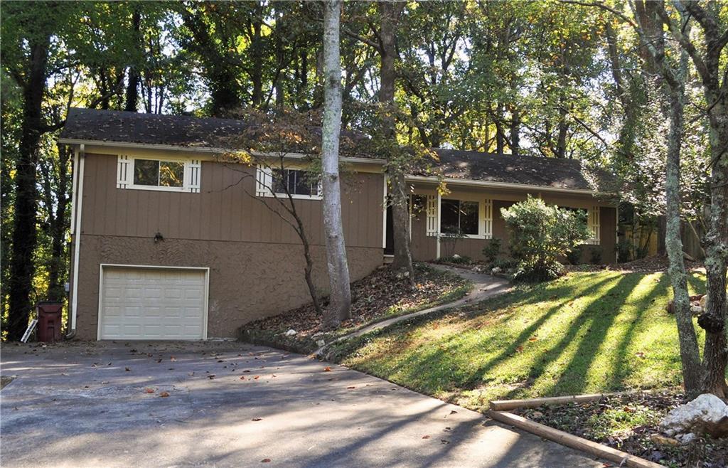 5292 N Valleyview Dr., Acworth, GA 30102