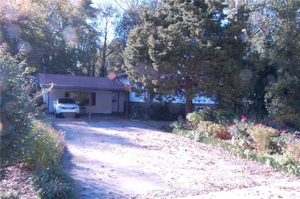 107 Charles Pl., Cumming, GA 30040