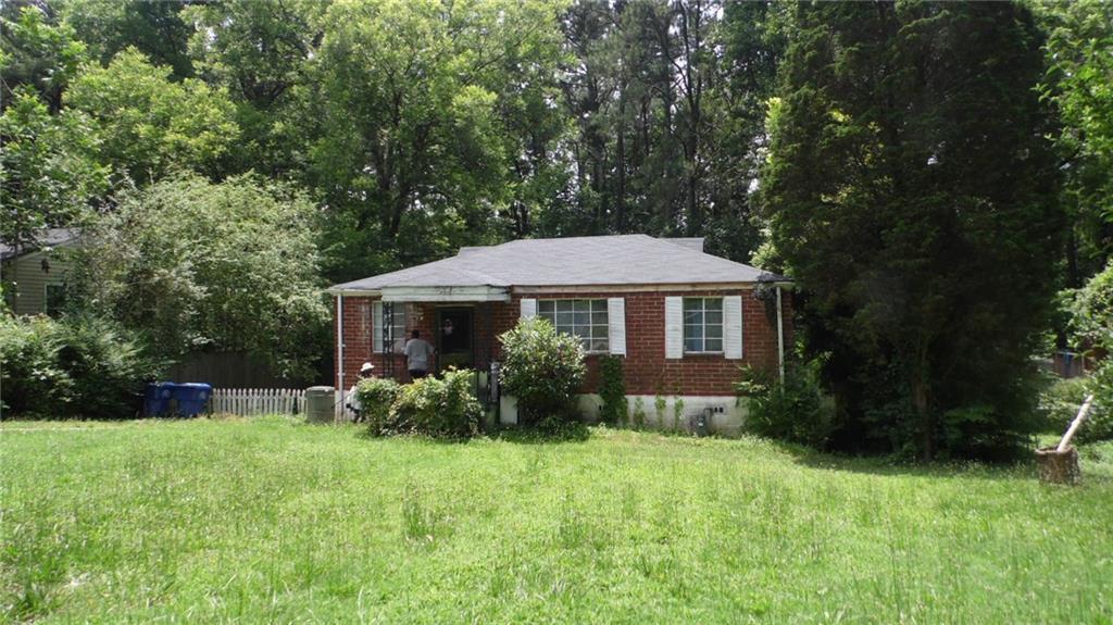 2590 Godfrey Dr., Atlanta, GA 30318