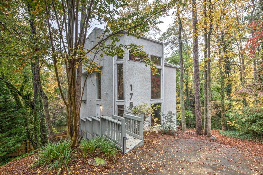 175 Northglenn Ct., Sandy Springs, GA 30342