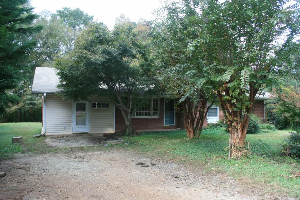 584 White St., Hoschton, GA 30548