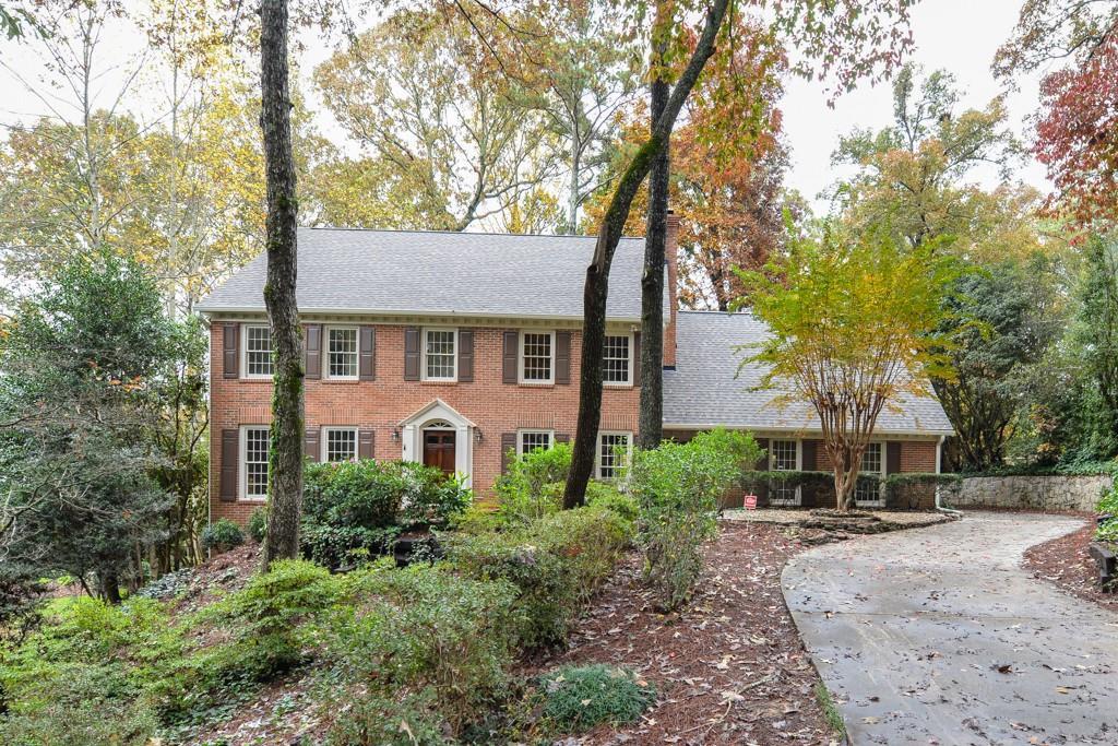 225 Brackenwood Cir., Sandy Springs, GA 30328
