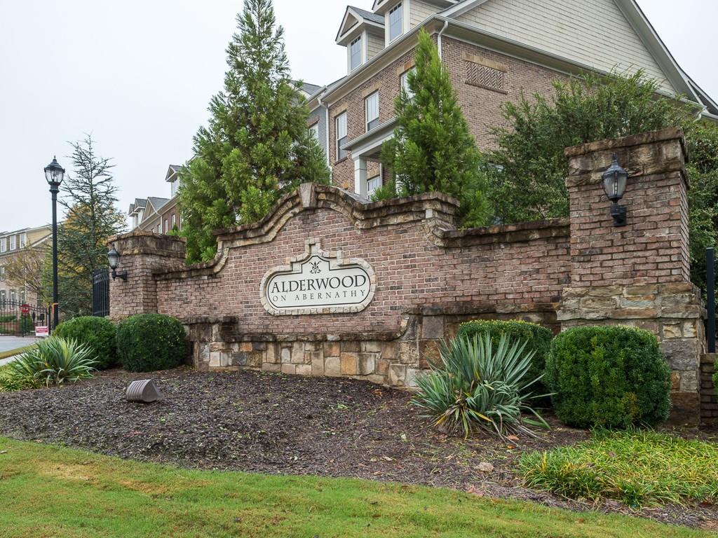 309 Alderwood Ln., Atlanta, GA 30328