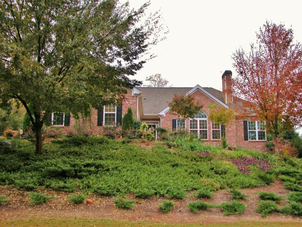 28 Montvale Dr., Hoschton, GA 30548