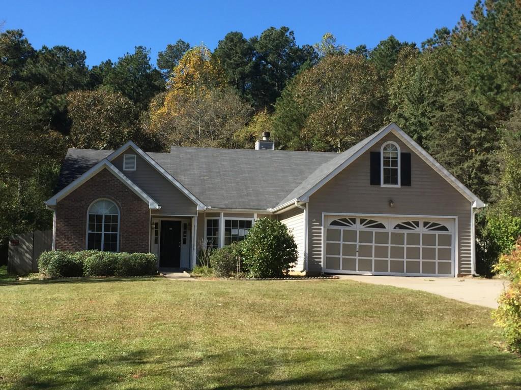 4932 Cliff Top Dr., Loganville, GA 30052