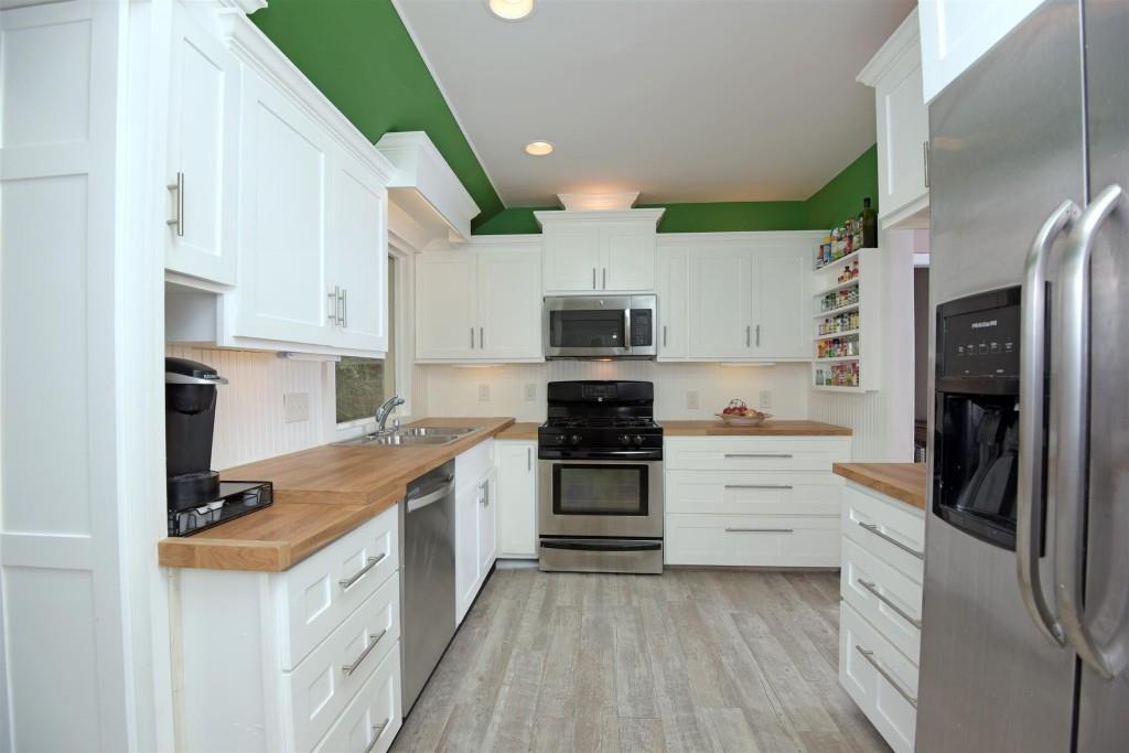 2488 Glendale Cir., Smyrna, GA 30080