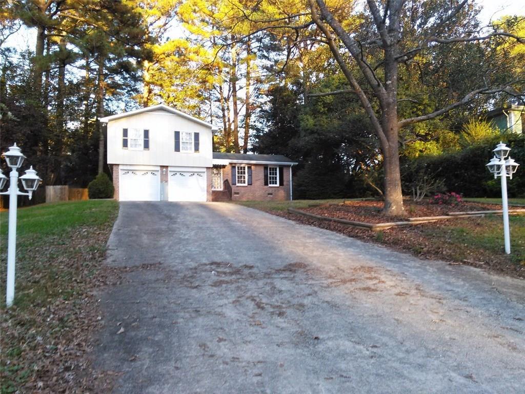 2597 Bailey Dr., Norcross, GA 30071