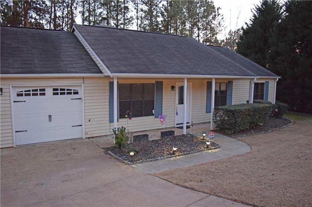 842 Riverstone Ln., Woodstock, GA 30188