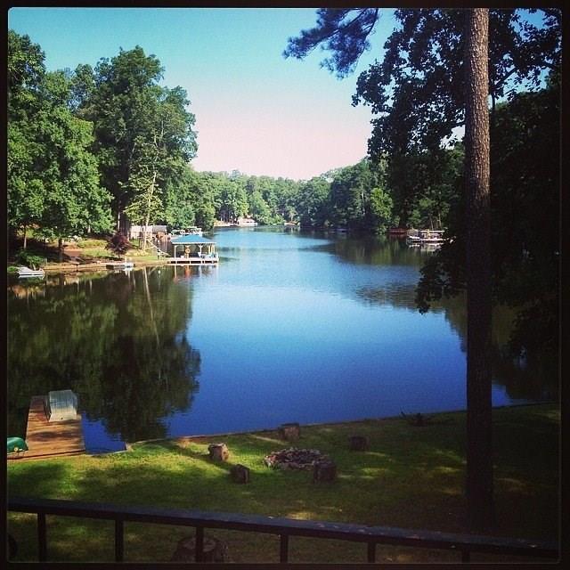 336 Lakeshore Dr., Berkeley Lake, GA 30096