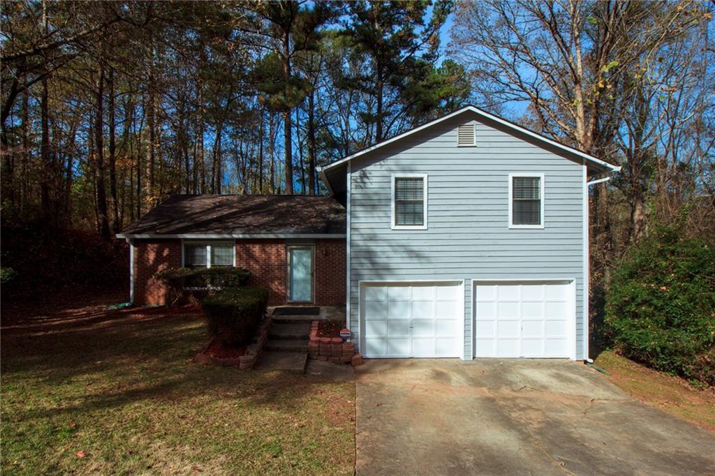 3976 Chimney Ridge Dr., Ellenwood, GA 30294