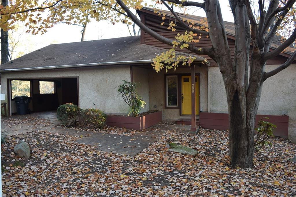 206 Lakeshore Dr., Berkeley Lake, GA 30096