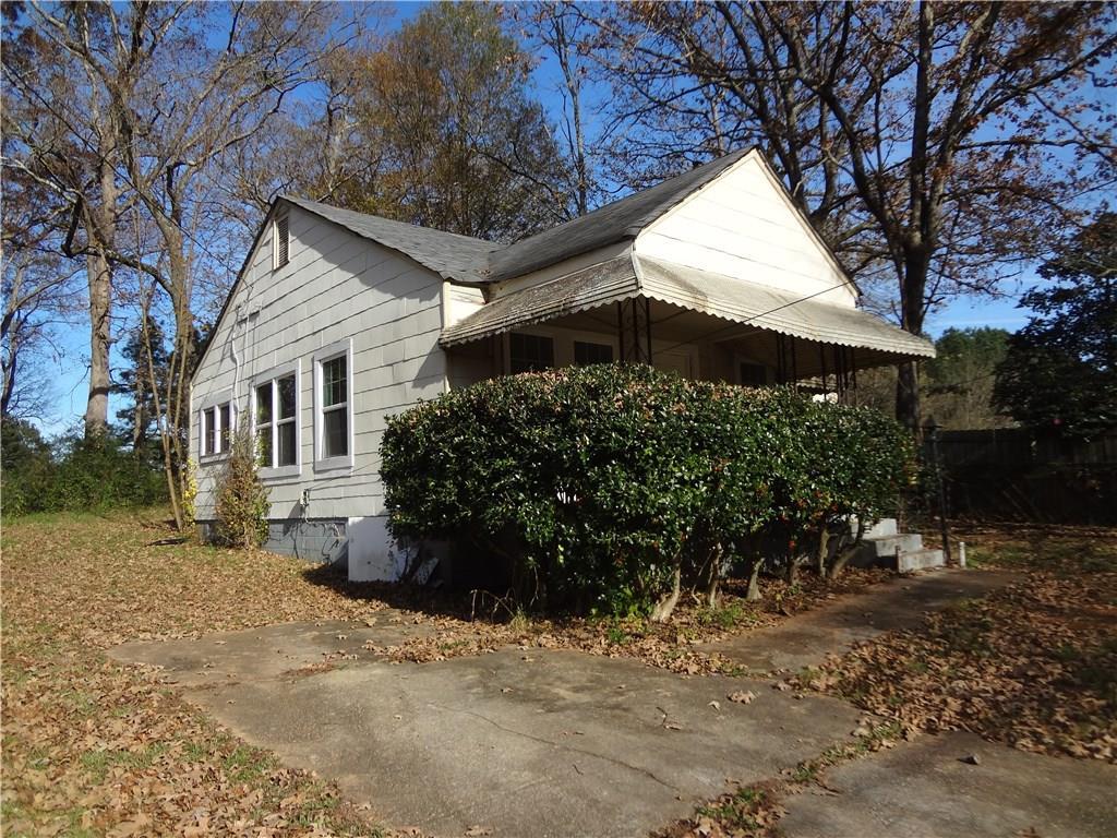 1891 Connally Dr., East Point, GA 30344