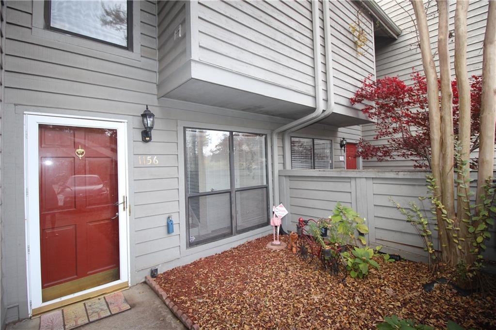 1156 Creatwood Cir., Smyrna, GA 30080