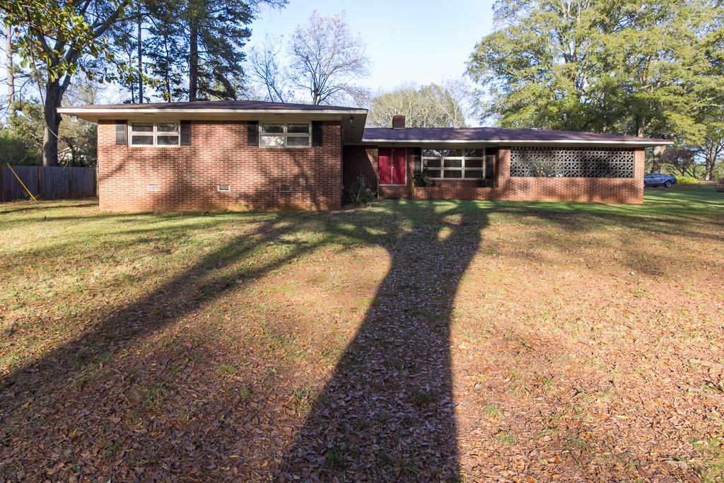 418 Woodland Rd., Monroe, GA 30655