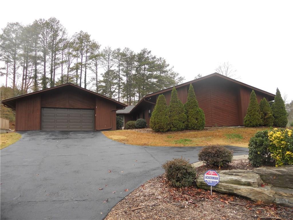 795 Fairfield Dr., Marietta, GA 30068