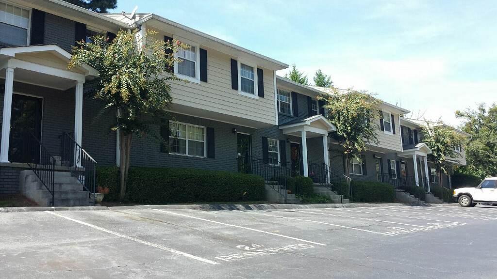 3147 Buford Hwy. #4, Brookhaven, GA 30329