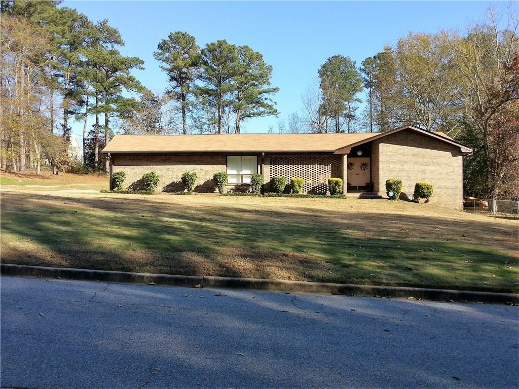 5804 Foxfield Tr., Rex, GA 30273