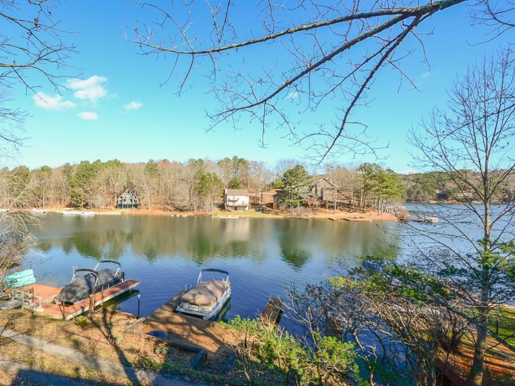 161 Narrows Dr., Waleska, GA 30183