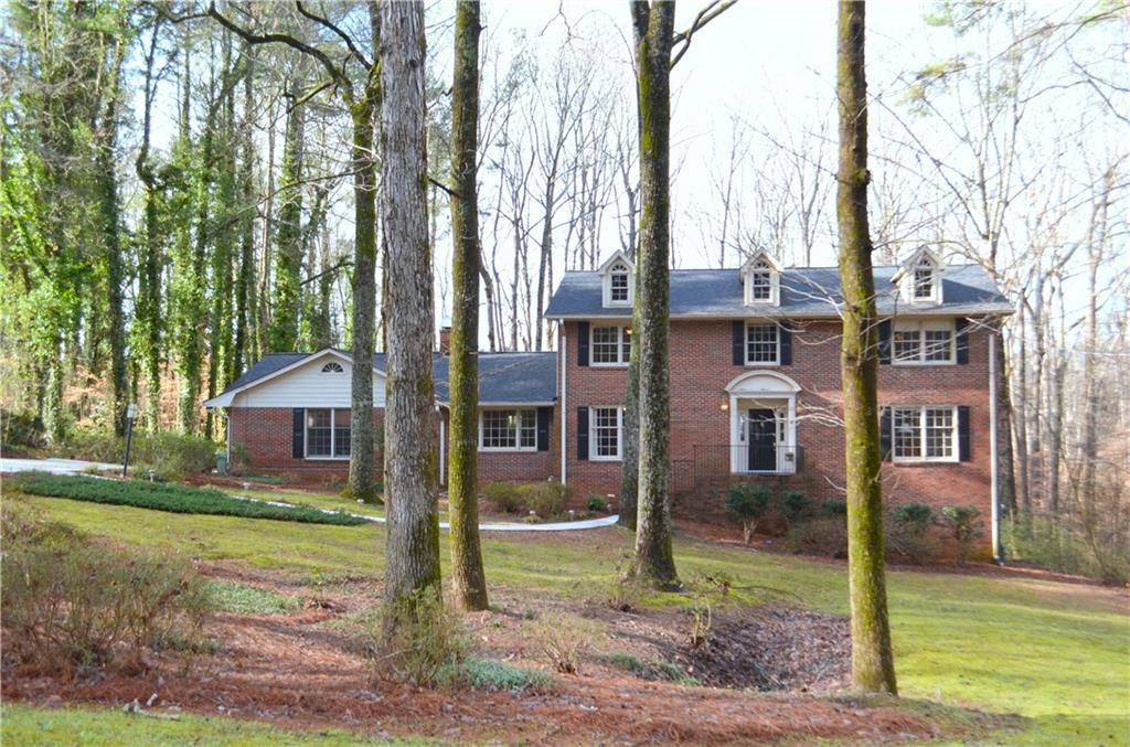 2034 Stoneleigh Dr., Smoke Rise, GA 30087