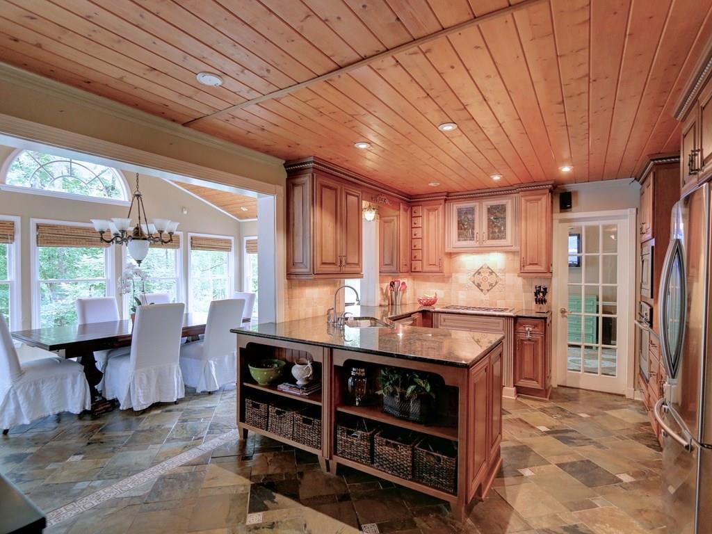 10325 Shallowford Rd., Roswell, GA 30075