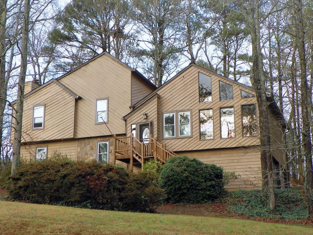 4174 Bent Willow Dr., Lilburn, GA 30047