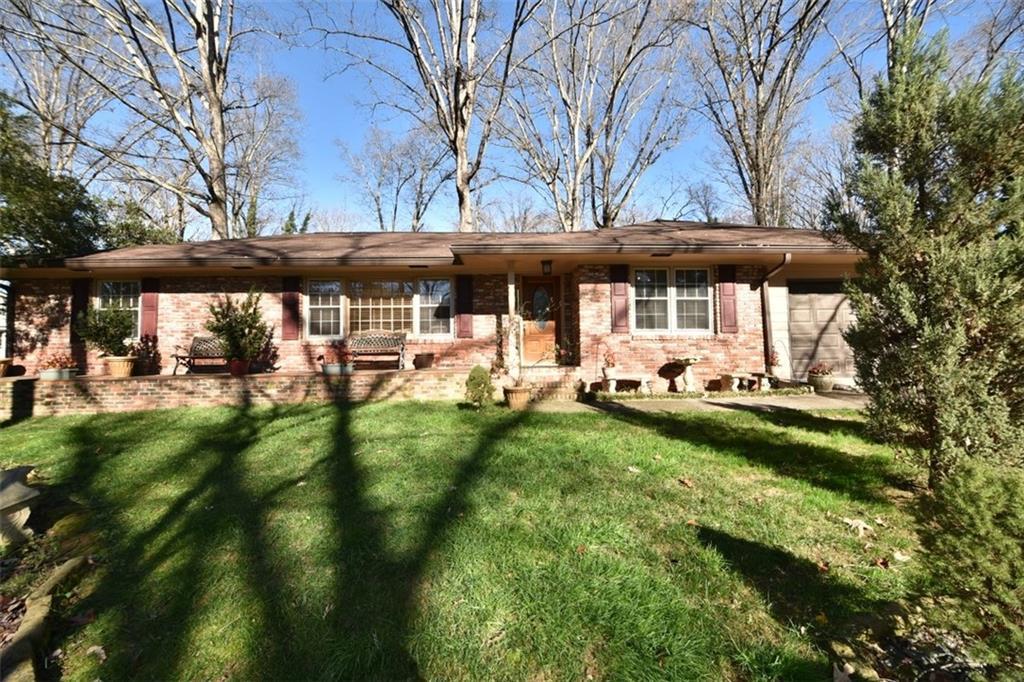 388 Tall Oaks Dr., Sandy Springs, GA 30342