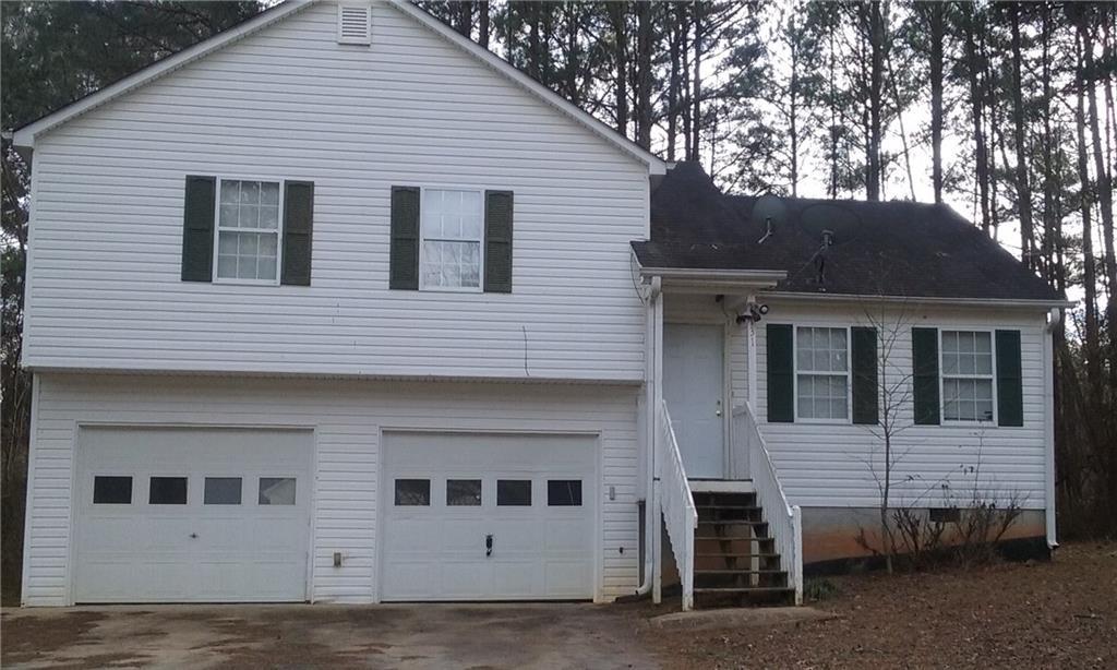 131 Country Cottage Cir., Carrollton, GA 30116