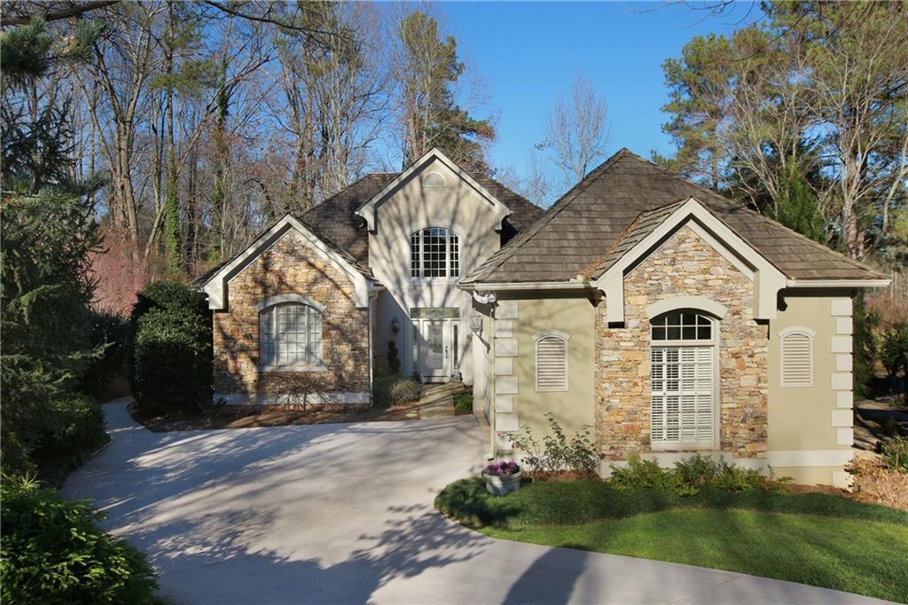 2010 W Cavendish Ct., Alpharetta, GA 30022