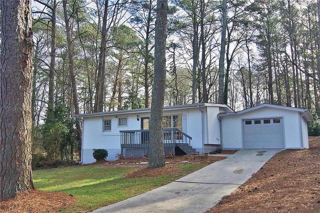 3159 Westmart Ln., Atlanta, GA 30340