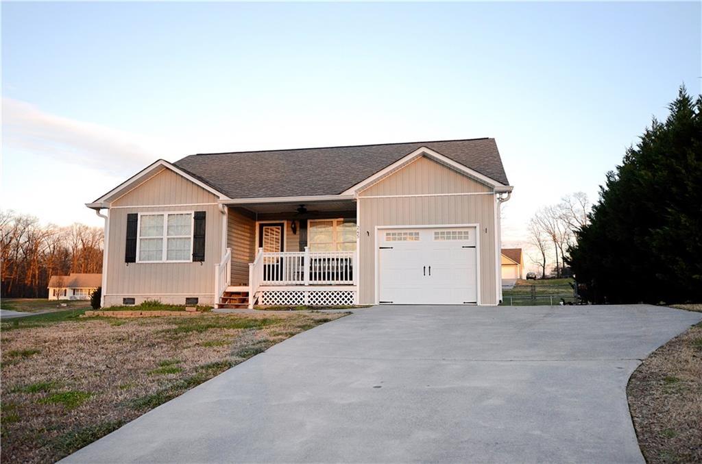 245 Erica Ln., Calhoun, GA 30701