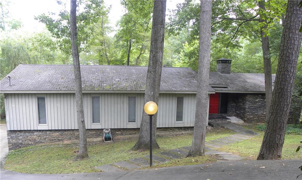 460 Valley Green Dr., Atlanta, GA 30342