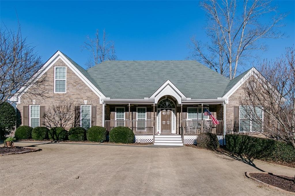 5545 River Valley Way, Flowery Branch, GA 30542