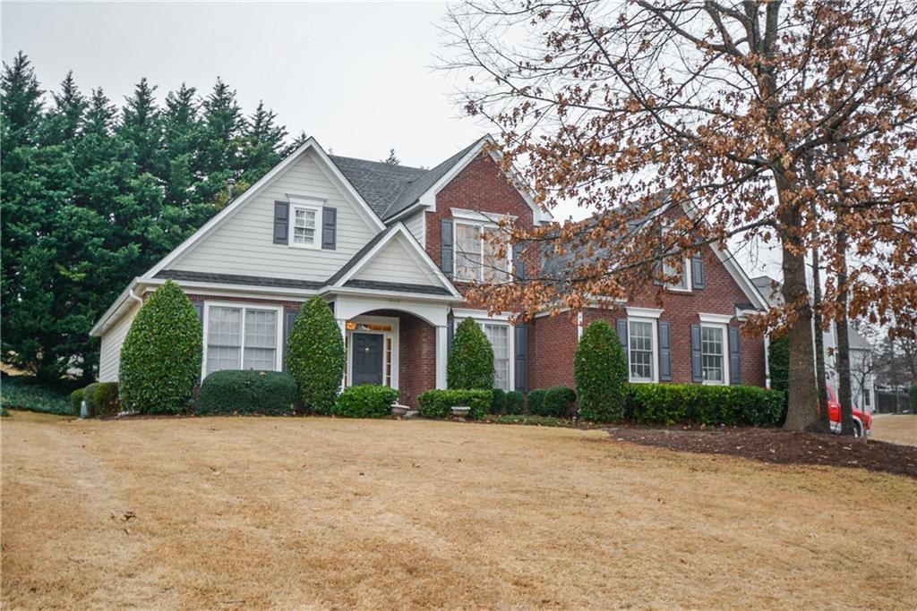 5542 Blue Cedar Dr., Sugar Hill, GA 30518