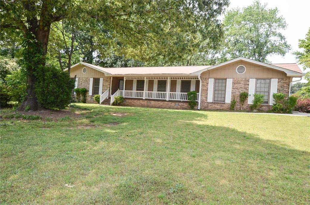 5762 Fairfield Pl., Stone Mountain, GA 30087