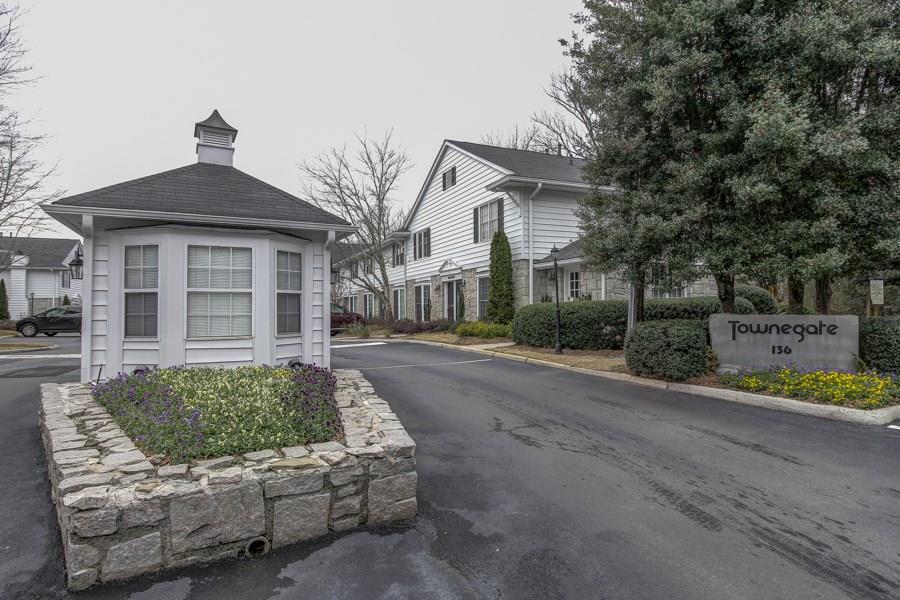 136 Peachtree Memorial Dr. #IH8, Atlanta, GA 30309