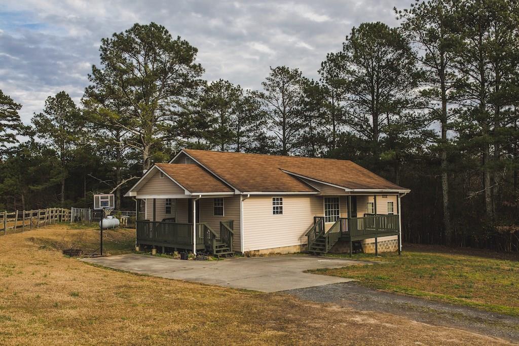 31 Mcburnett Rd., Silver Creek, GA 30173