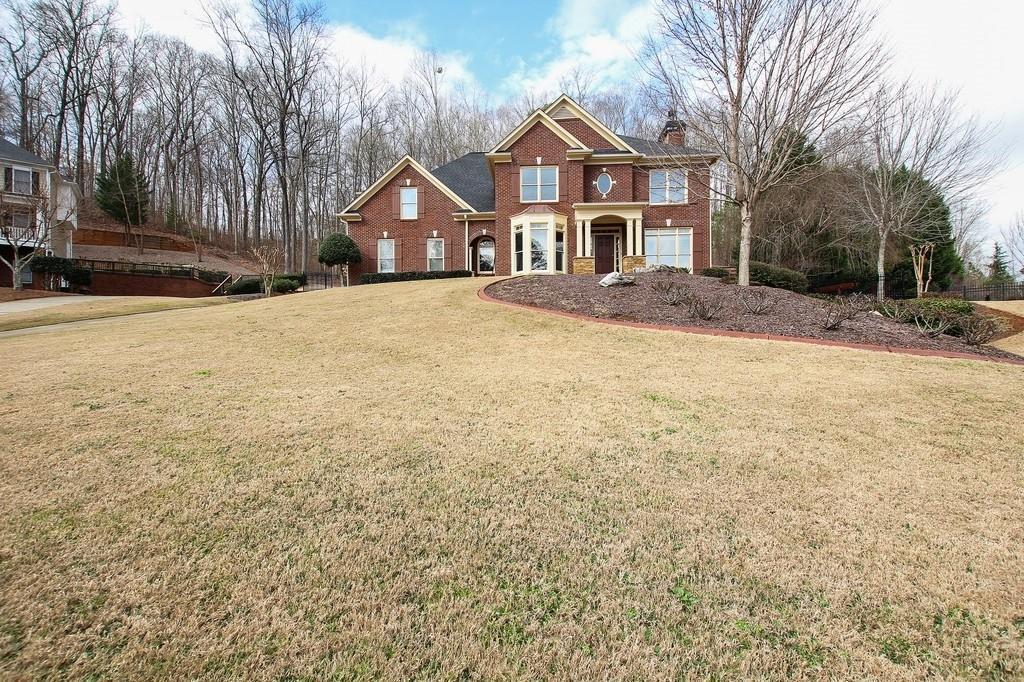 202 Valley View Ct., Woodstock, GA 30188