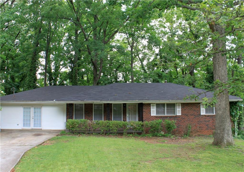 2389 Whites Mill Ln., Decatur, GA 30032