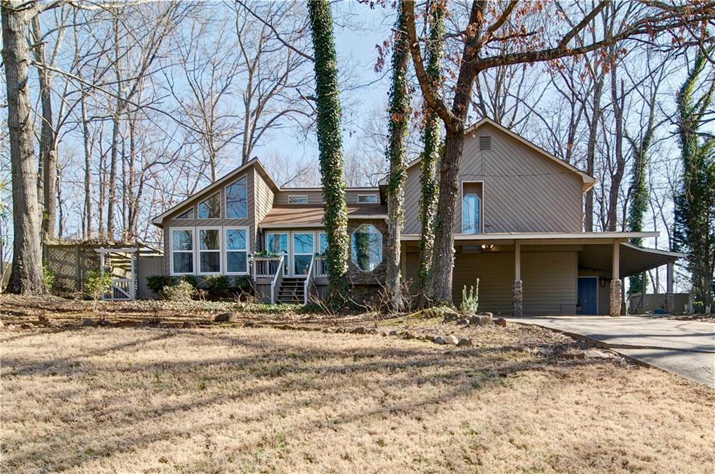 226 Deerchase Dr., Woodstock, GA 30188