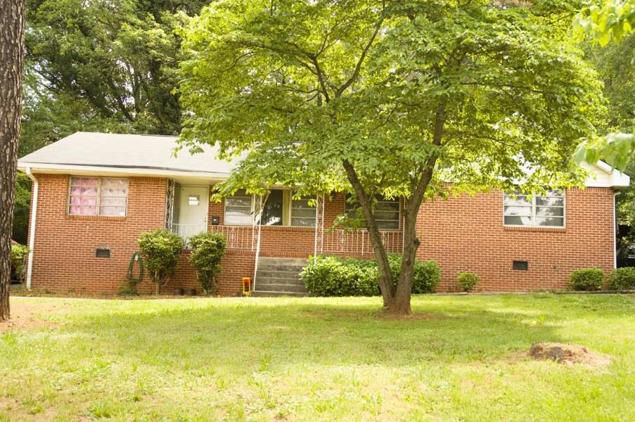 561 Northern Ave., Stone Mountain, GA 30083