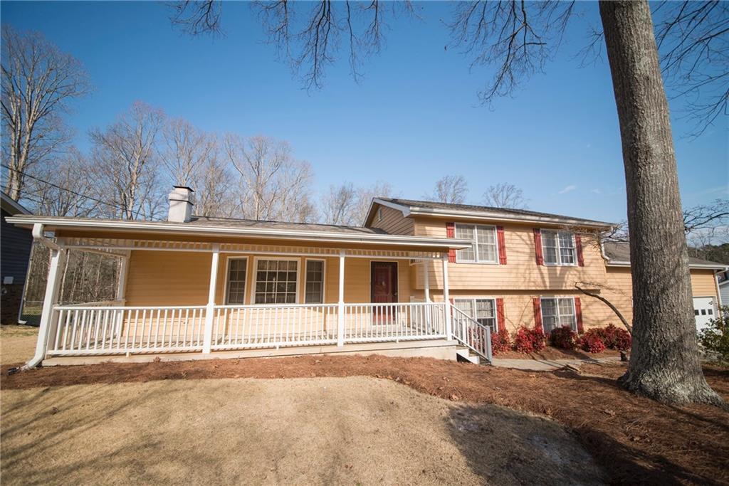 2907 Pebble Ln., Snellville, GA 30078