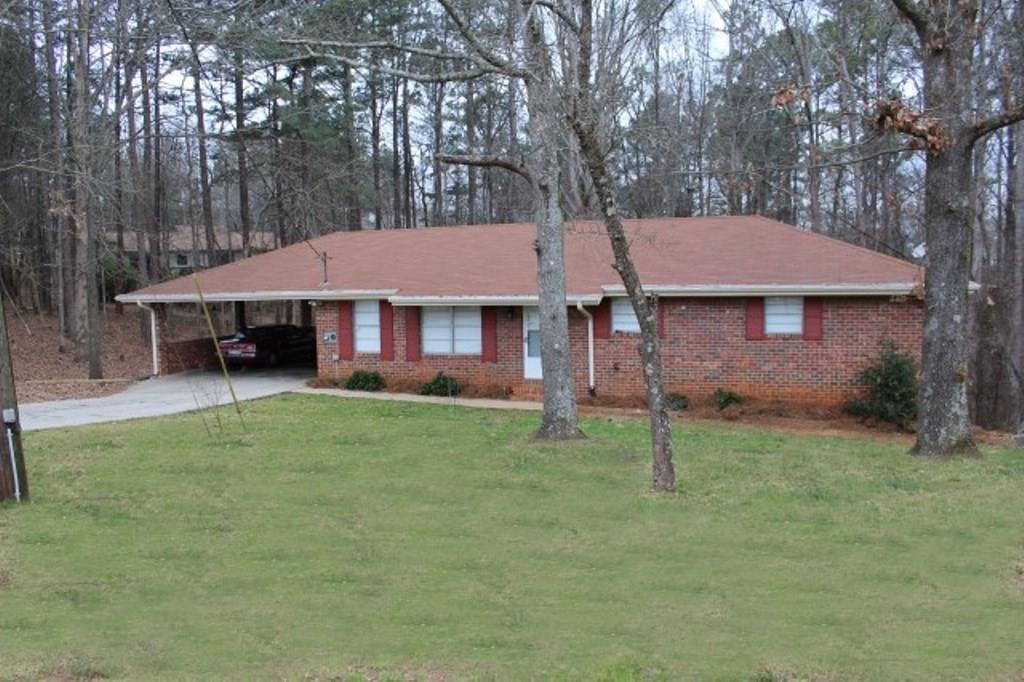 4845 Holiday Villa Dr., Gainesville, GA 30504