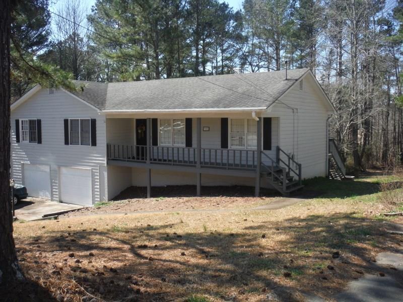 301 Hill Crest Cir., Woodstock, GA 30188